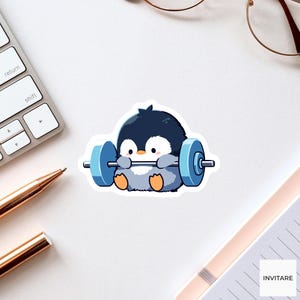 Pegatina de pingüino levantando pesas, pegatina de pájaro con barra de pesas para portátil o botella de agua