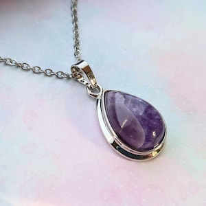 Amethyst Teardrop Anhänger Halskette. Lila. Silber.