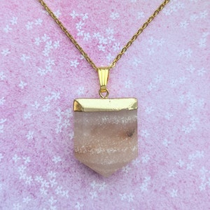 Gold faceted Pink Aventurine pointed faceted crystal necklace.