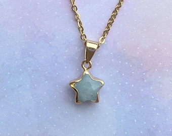 Tiny Aventurine gold star pendant necklace.