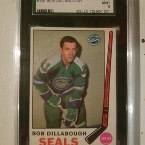1969 opc HOCKEY #150 Bob Dillabough SGC 9