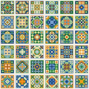 Op de afbeelding: Een raster van 42 kleurrijke, vierkante, gepixelde patronen. Elk vierkant heeft een uniek geometrisch ontwerp in tinten blauw, groen, oranje en geel. De patronen zijn gerangschikt op een crèmekleurige achtergrond, wat een levendige en ingewikkelde weergave creëert.
