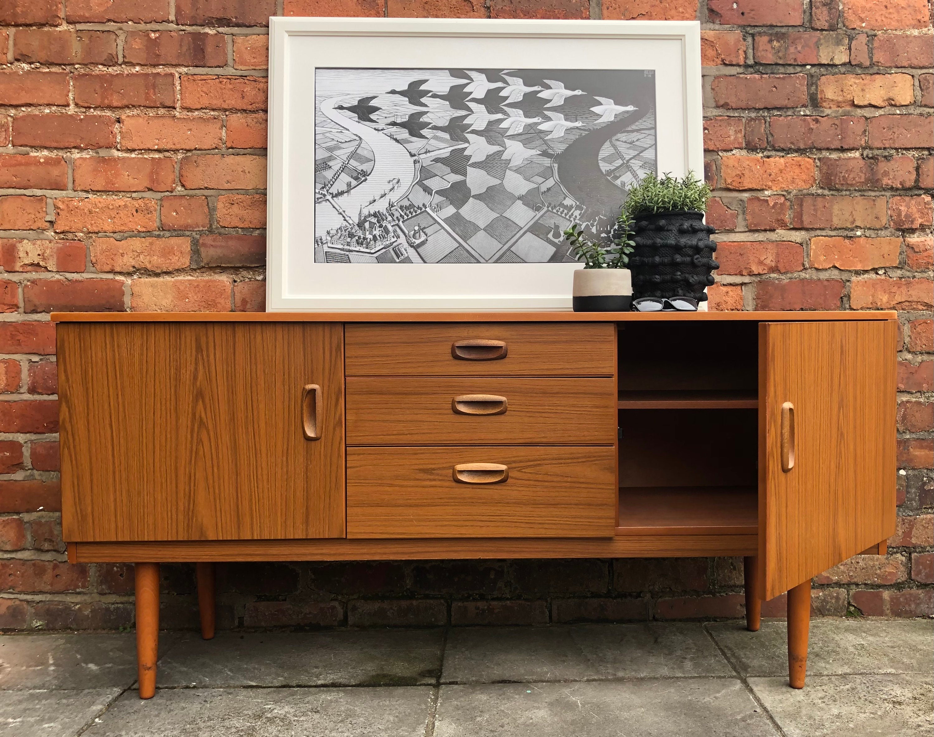Schreiber furniture sideboard deals