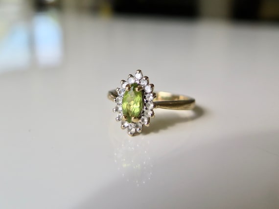 Vintage Peridot and Diamond Ring 9k Gold, Peridot