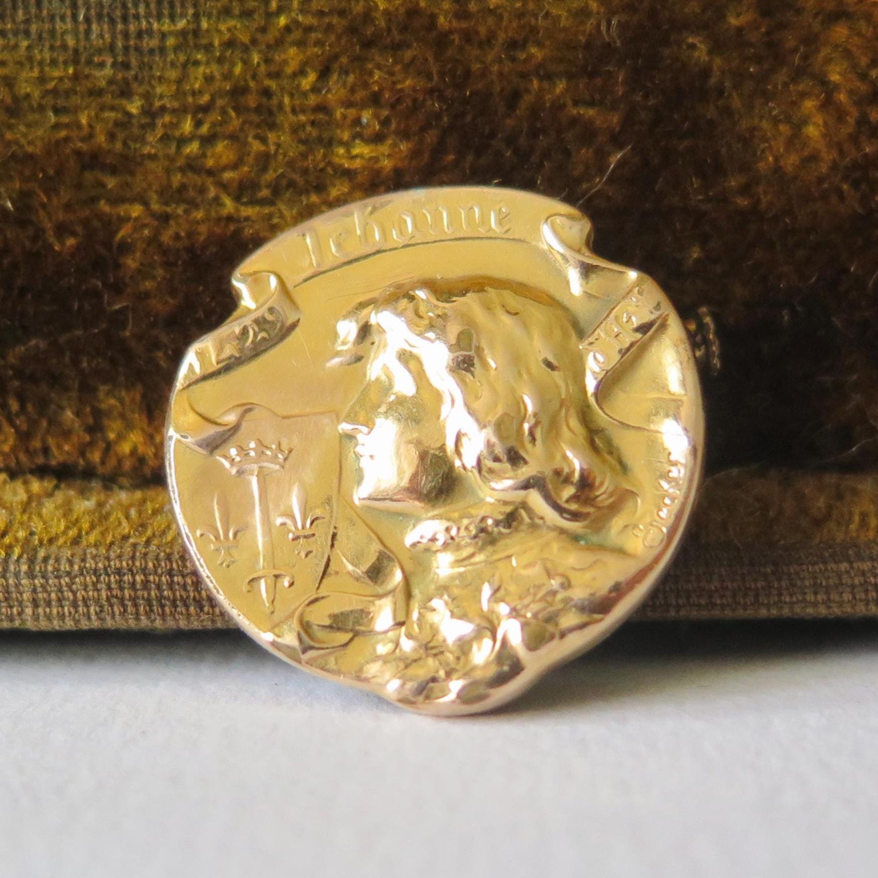 Broche Ancienne En Bronze Argenté Aux Armes Et Profil De Jeanne D'Arc - Vintage, France