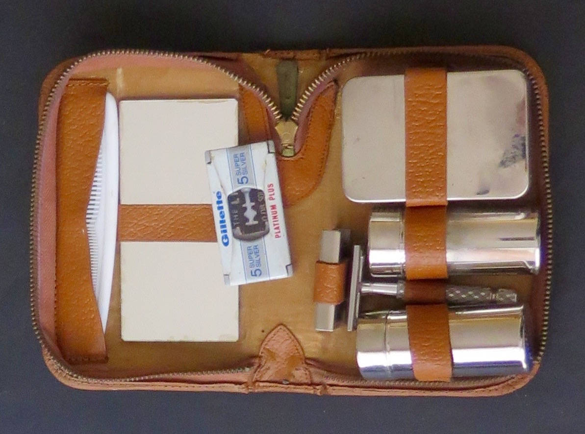 Trousse de Toilette de Voyage Il_fullxfull.1349230247_8kdo