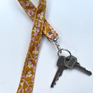 Portachiavi retrò con cordino floreale, portachiavi con cordino, portachiavi con porta badge, porta tessere identificative, portachiavi con cordino, minimalista, flower power