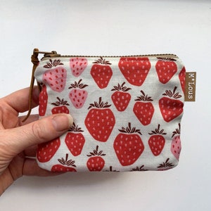 retro zipper pouch with strawberries pattern coin pouch little wallet zipper purse travel pouch zipper wallet Loes van Oosten