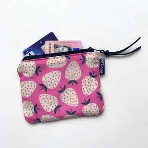 Pequeña cartera rosa brillante mini cartera retro fresas bolsa minimalista cambio mini bolsa vegana