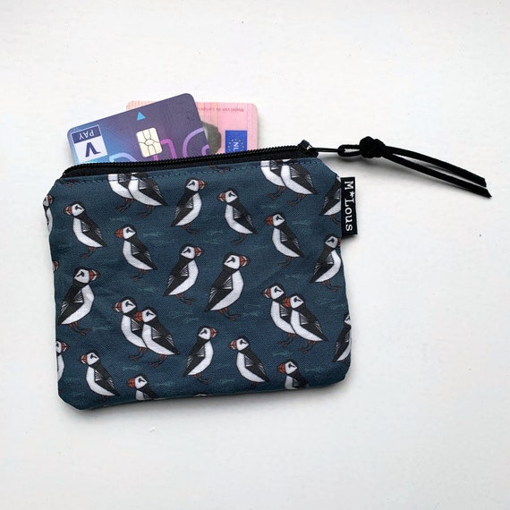 Klein blauw retro portemonneetje portemonnee klein etuitje kleingeld toilettasje etui minimalistisch bymlous vegan etui bohemian boho Mlous