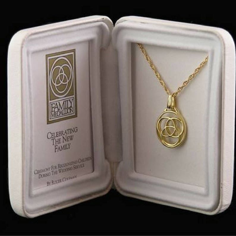 Blended Family Wedding Children In Wedding Adoption Ceremony Stepfamilies Second Marriage Ideas Blended Family The Family Medallion U00ae Necklaces Weddings Fgd Gymconcept De