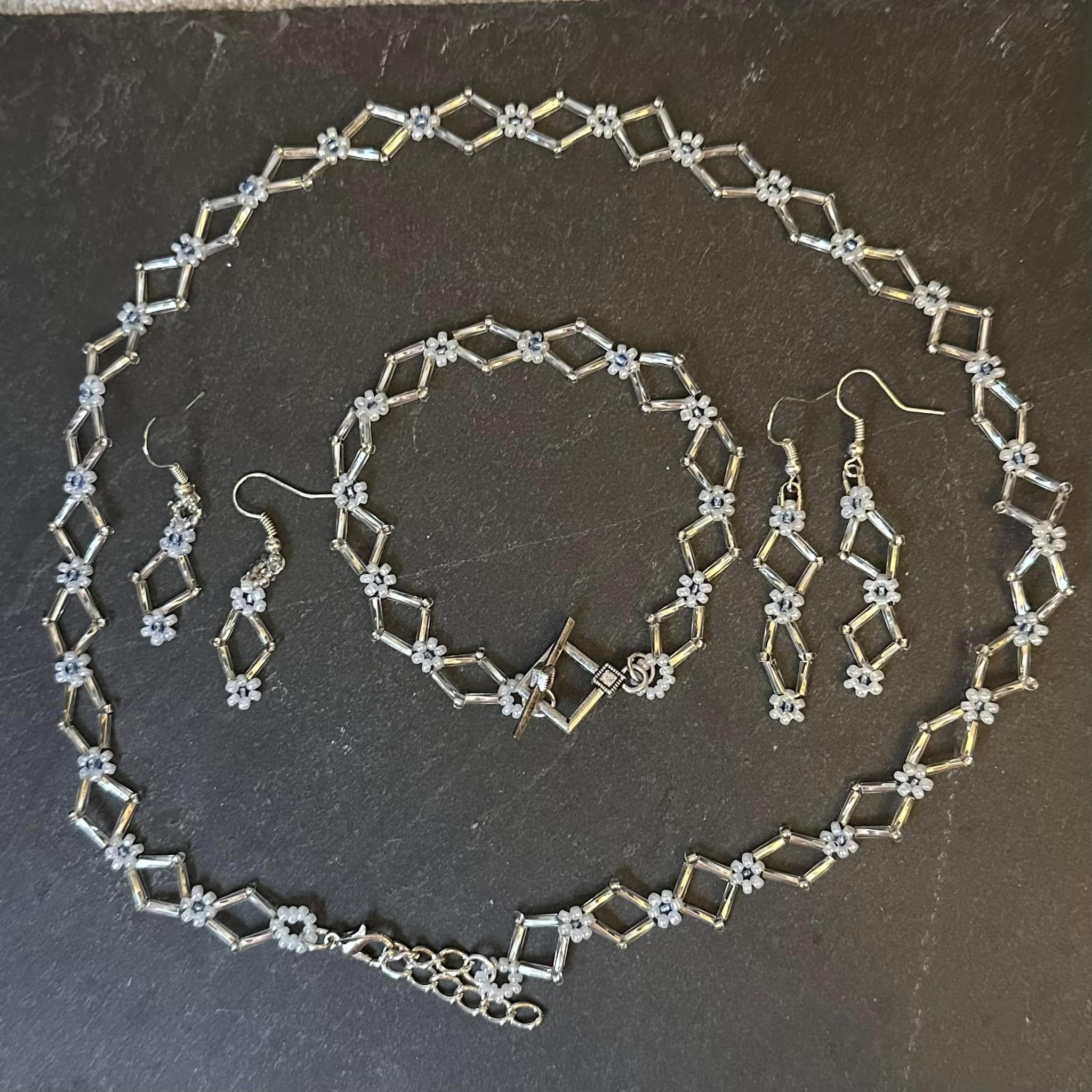 Five Daisy Bands Pattern 67. Beading Instructions PDF. Seed Bead Flower ...