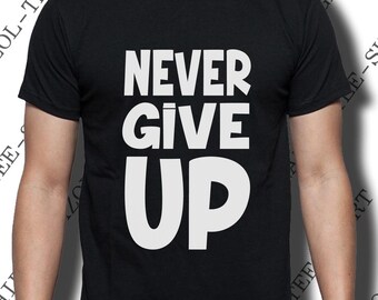 Tee-shirt Never give up! Salah tee-shirt. Noir, bleu marine, gris clair.