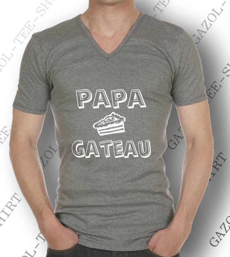 Tee-shirt Papa gâteau. Col V. Idée cadeau fête des papas. image 2