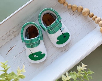 Mocassins de golf - Premier anniversaire troué - Anniversaire sur le thème du golf - Chaussures de golf - Mocassins pour bébé - Mocassins - Chaussures pour tout-petits - Semelles souples