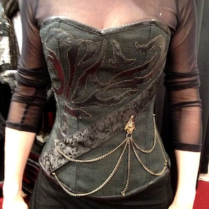 Corset Cuir, Jute, Brocard et Laiton