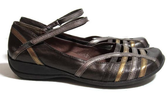 hush puppies closed toe sandals