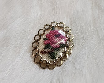 Vintage Small Petit Point Brooch - Delicate Floral Needlepoint Pin for Timeless Elegance, Vintage Pin, Vintage Brooch, Vintage Jewelry