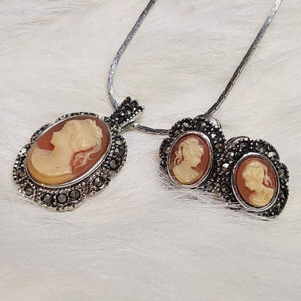 Vintage Cameo Necklace and Earrings Set in Silver Tone - Elegant Retro Jewelry Ensemble, Vintage Jewelry, Cameo Jewelry, Cameo Earrings