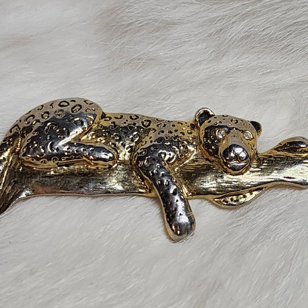 Vintage Chic: Gold Tone Leopard on Branch Brooch - Statement Wildlife Jewelry for Timeless Style, 80s Brooch, Gift for Her, Vintage Jewelry