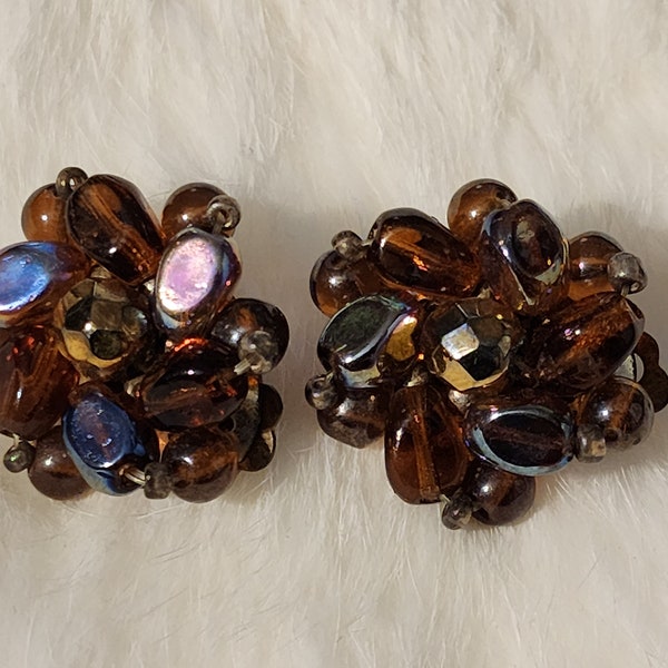 Vintage Brown Beaded Cluster Earrings Signed Japan, Brown Earrings, Brown Jewelry, Earth Tones, Vintage Clip Ons, Vintage Earrings