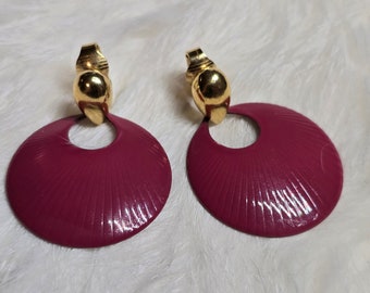 Vintage Fuchsia Trifari Dangle Earrings: Retro Elegance, Vintage Earrings, Vintage Jewelry, Gift for Her, Trifari Jewelry, Gift Idea