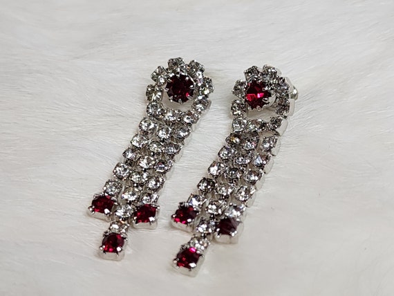 Vintage Clear Rhinestone Dangle Earrings with Str… - image 4