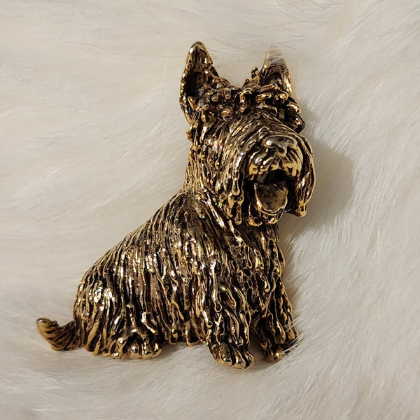 Scotland terrier Brooch in Antique Gold Tone, Dog Brooch, Dog Pin, Dog Jewelry, Vintage Jewelry, Vintage Brooch, Scotty Dog, Animal Brooch