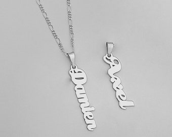 Collar con colgante vertical de plata de ley con nombre: cadena Figaro personalizada, plata maciza 925, placa de espejo