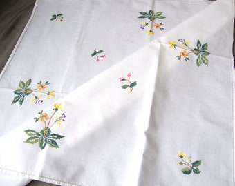 Vintege tablecloth cross stitch handmade/square tablecloth/rose pattern floral embroidery decor flowers/retro collection