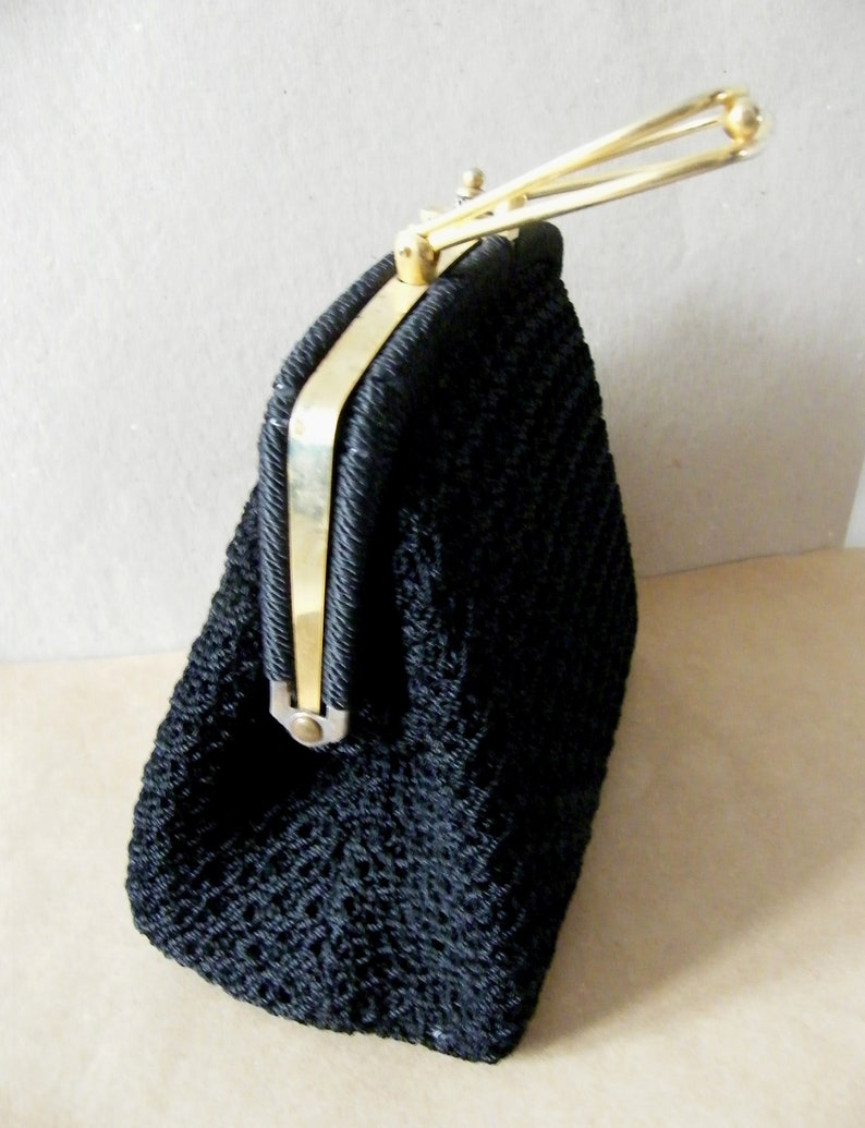 Vintage handbag retro Doctor Bag Style trunk/top handle gold metal clasp/mid-century braided raffi straw handbag/fashion accessory gift image 4