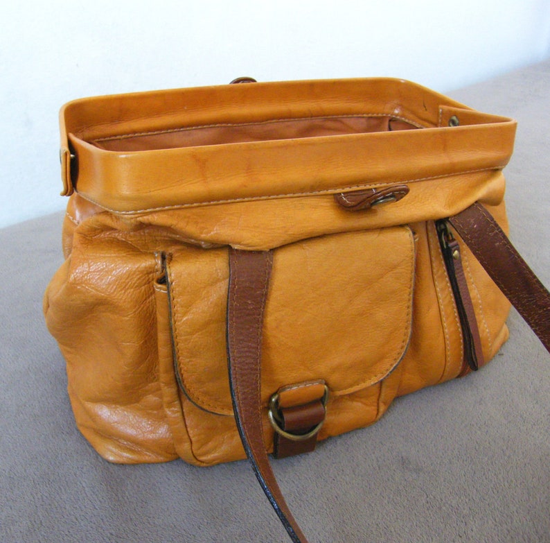 Vintage Handbag women bag retro leather, Doctor Bag Style, frame bag mustard leather top handle, women's fashion accessory gift image 8