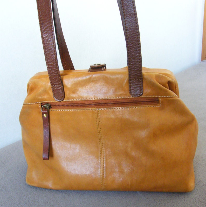 Vintage Handbag women bag retro leather, Doctor Bag Style, frame bag mustard leather top handle, women's fashion accessory gift image 6