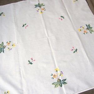 Vintege tablecloth cross stitch handmade/square tablecloth/rose pattern floral embroidery decor flowers/retro collection image 5