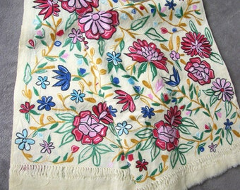 Vintege folk shawl flowers embroidery wool shawl boho style Frida, tablecloth flowers pattern decoration ethnic floral pattern