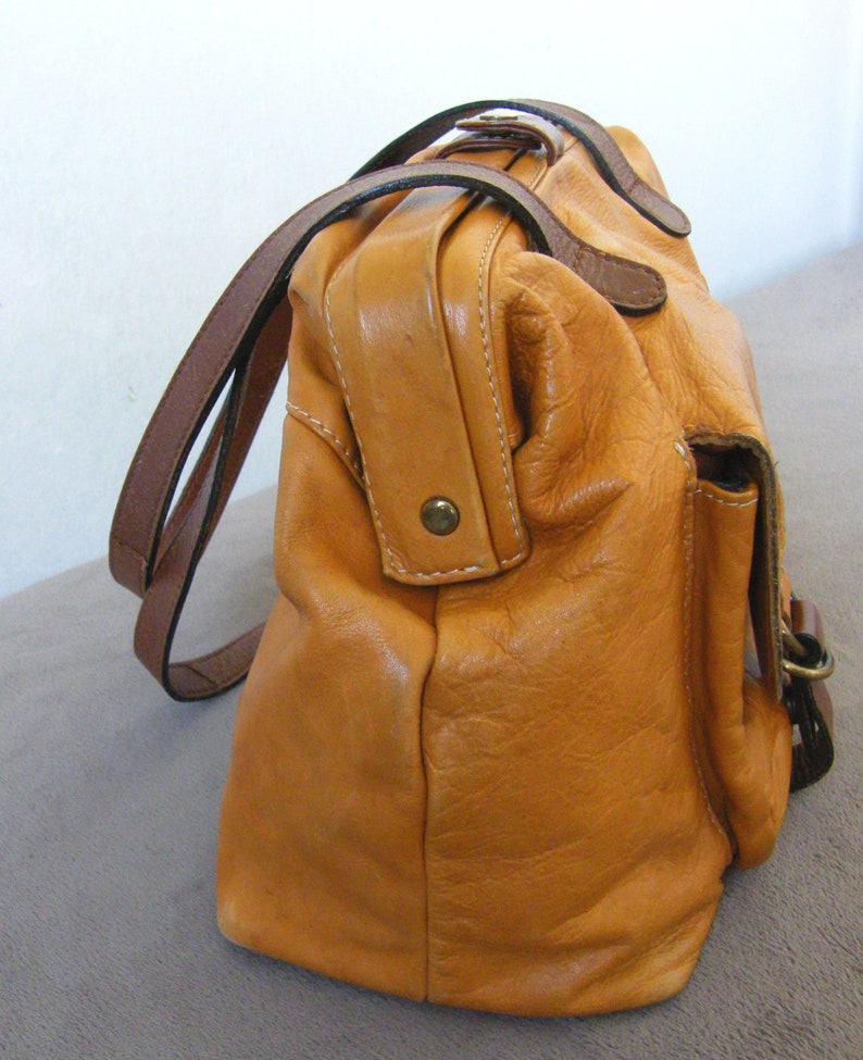 Vintage Handbag women bag retro leather, Doctor Bag Style, frame bag mustard leather top handle, women's fashion accessory gift image 5