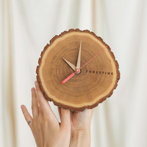 Houten wandklok, handgemaakte wandklok, gepersonaliseerde wandklok, ronde wandklok, teruggewonnen houten wandklok, unieke klok, keukenklok