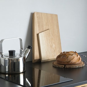 Premium Handcrafted Wood Cutting Board - Engraved Chopping Board for Kitchen, Eco-Friendly Gift for Cooking Enthusiasts