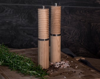 Salt and Pepper Grinder Set, Wooden Salt and Pepper Mill Set, Housewarming Kitchen Decor