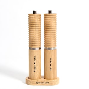Personalized salt and pepper grinder set, ideal gift for weddings, anniversaries, birthdays, christmas, or as a housewarming gift