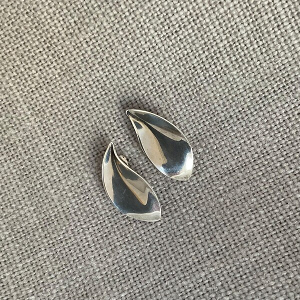 Boucles d'oreilles en argent sterling A&K Aarre et Krogh Denmark, moderniste, feuille, danois, vintage, bijoux