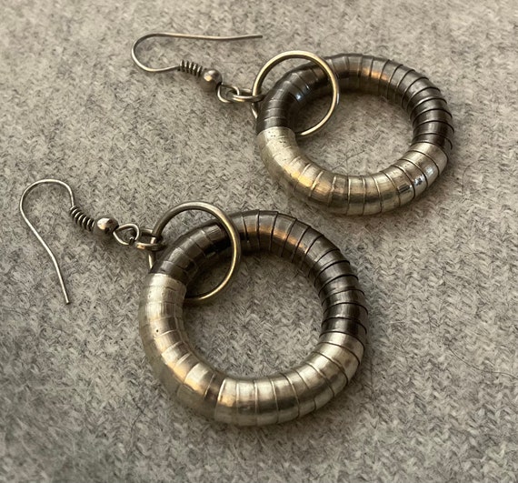 Flexible Endless Tube Hoop Earrings 52243:139:P | Carroll's Jewelers |  Doylestown, PA