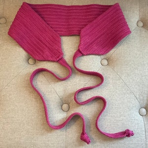 Quality Hand Knit Vintage Tie Belt, Raspberry, Rib Knit  display picture 3