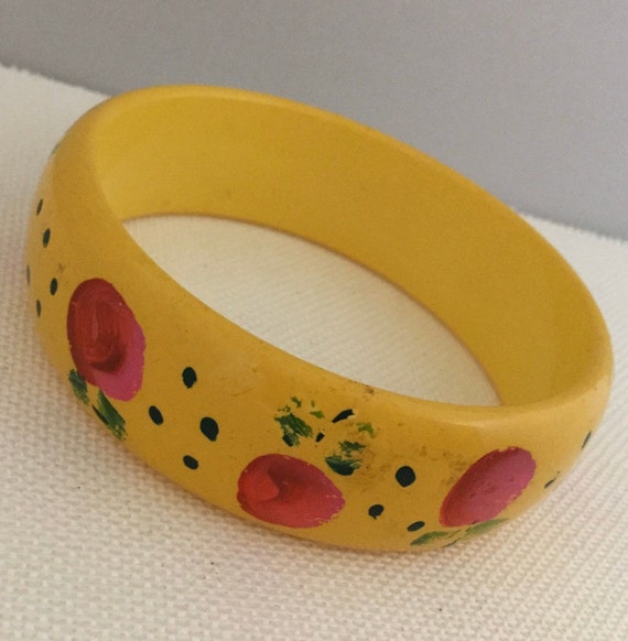 Vintage Bakelite Cherries Bangle Bracelet, Enamel… - image 4