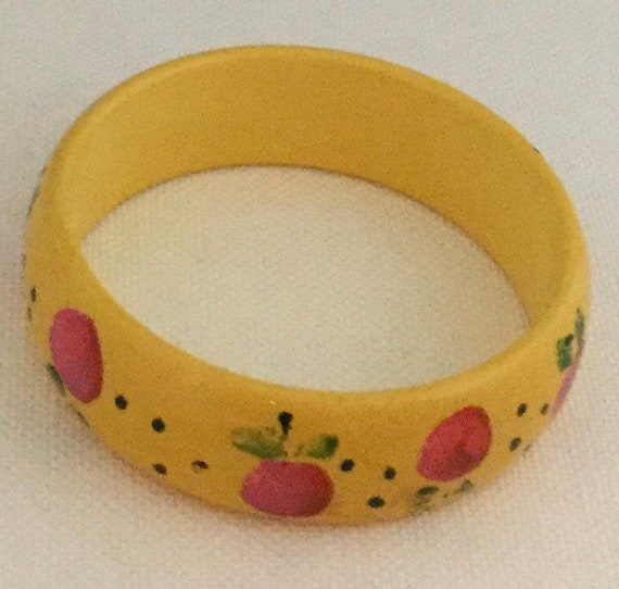 Vintage Bakelite Cherries Bangle Bracelet, Enamel… - image 3