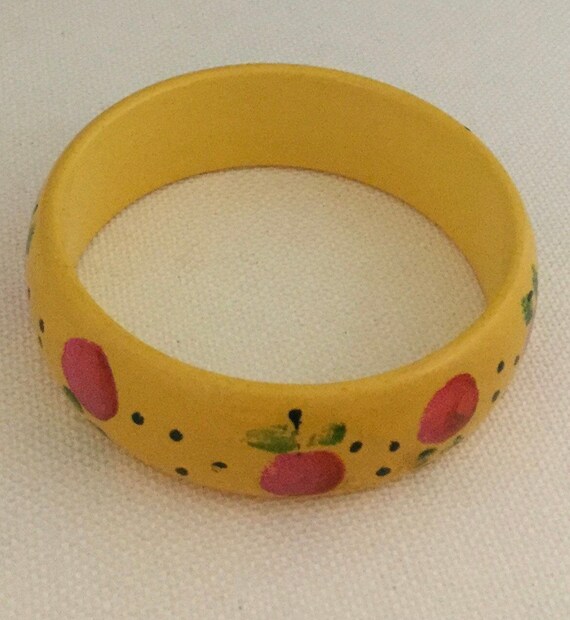 Vintage Bakelite Cherries Bangle Bracelet, Enamel… - image 9