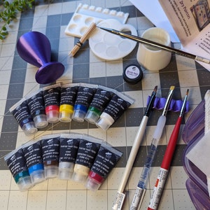 Expanded Painting-Small-Things kit, including 13 vibrant paints, 4 upgraded brushes, three palettes, specialty tools, tip booklet and more!