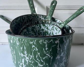 Le Creuset - Dinner set (4) - Enamel, source
