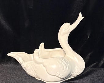 Vintage Hull Pottery White Swan Planter #23, Mid Century Modern 1950s Ceramic Swan Bowl, Cottagecore Grandmillennial Home Decor, Made in USA