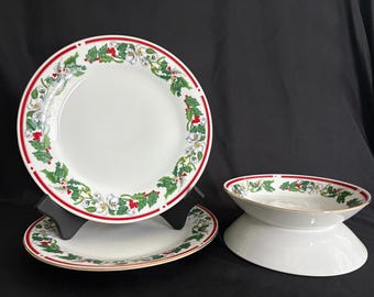 Vintage Lynn's China Christmas Dishes: St. Maria Holly Berry Plates & Bowls